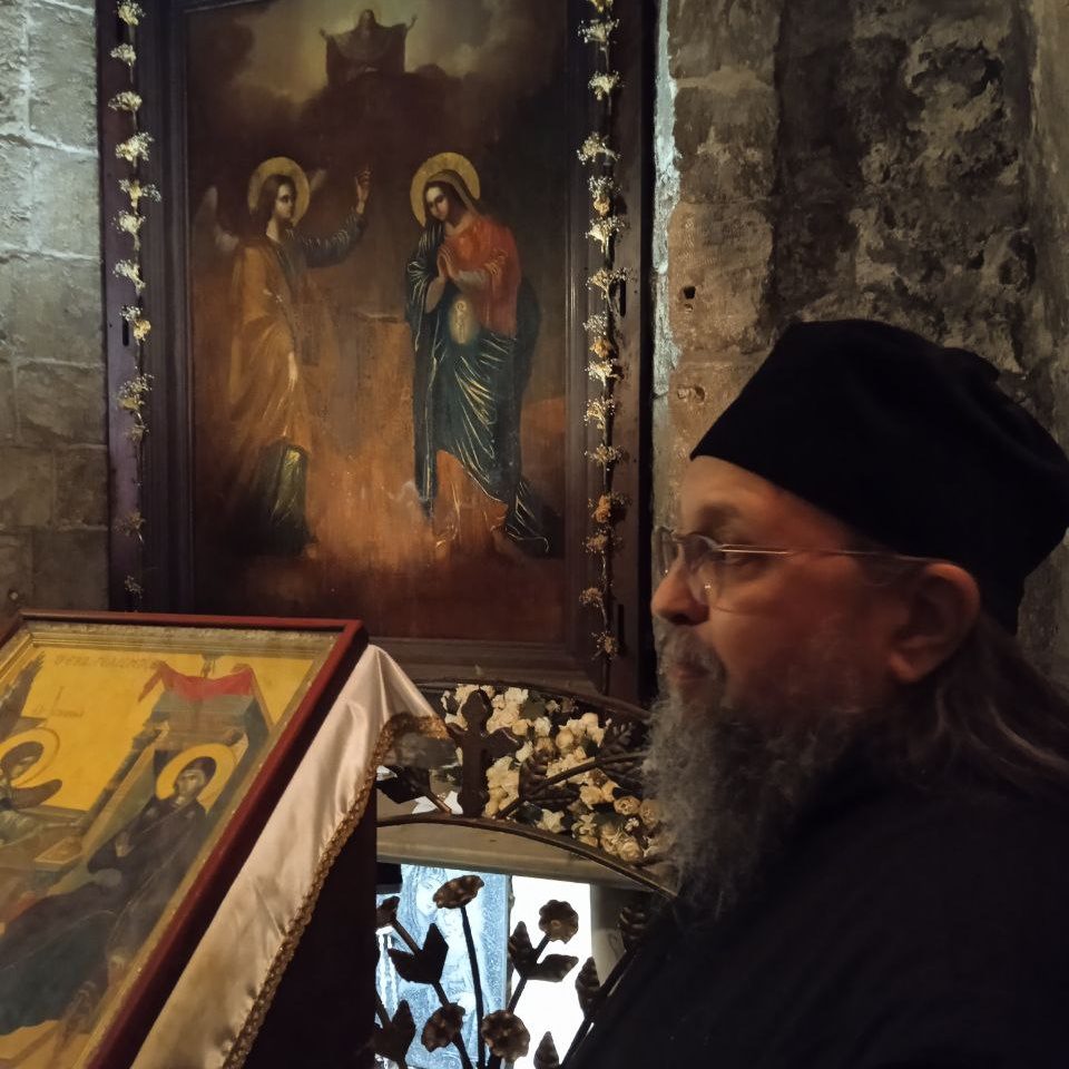 Bishop Philateros addressing pilgrims at the holy shrine called "Mary's Well" in Nazareth